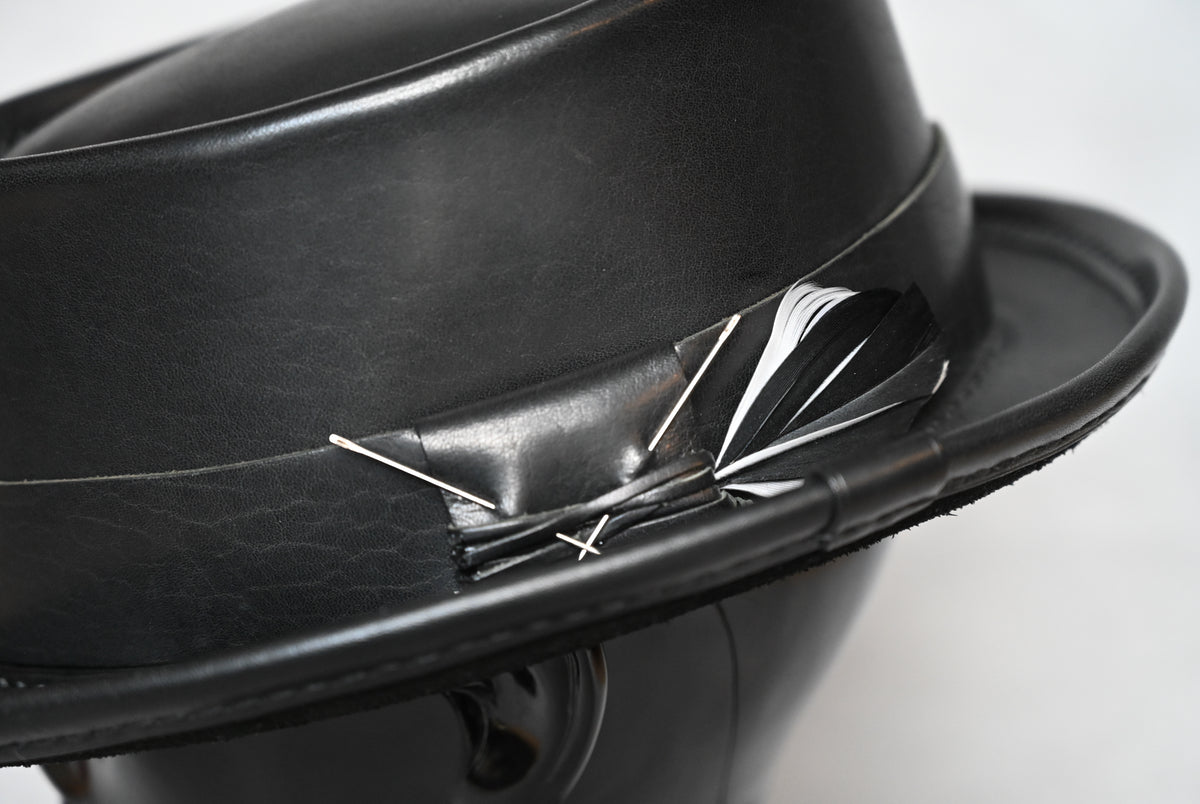 hand-band-black
